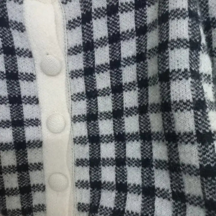 [BUNJANG] Black and White Check Puff Sleeve Cropped Cardigan / 에이블리 크롭 가디건 교신가능