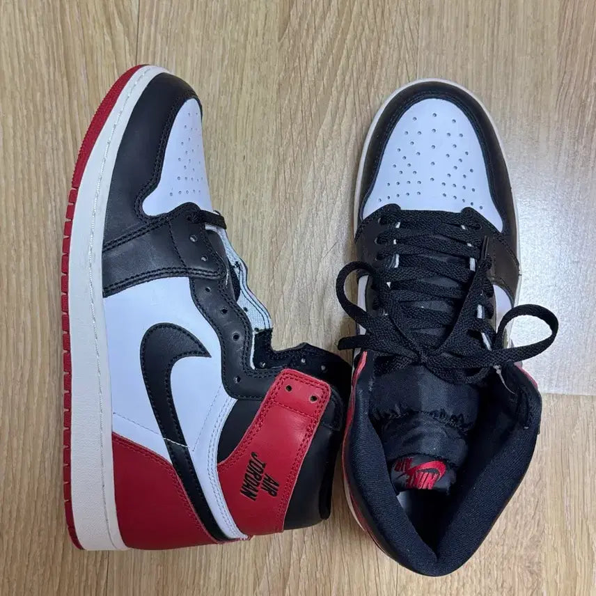 [BUNJANG] Nike Air Jordan 1 High OG Black Toe (Size 300) / [300 새제품] 나이키 에어 조던 1 하이 OG 블랙토