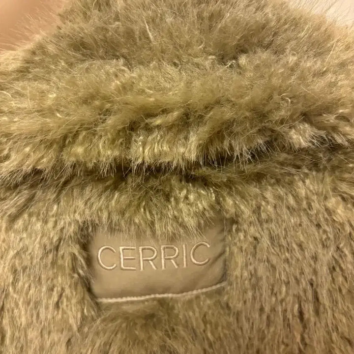 [BUNJANG] Seric Beige Faux Fur Jacket / 세릭 퍼자켓 베이지 판매해요