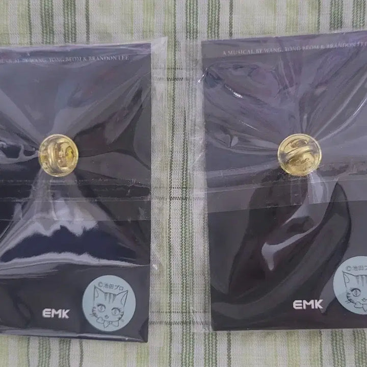 [BUNJANG] Rose of Versailles Musical Pin Badge Set / 베르사유의 장미 뮤지컬 핀뱃지 세트