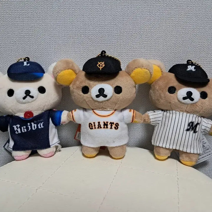 [BUNJANG] Rilakkuma Baseball Uniform Plush Keychain / 리락쿠마 야구 유니폼 인형 키링