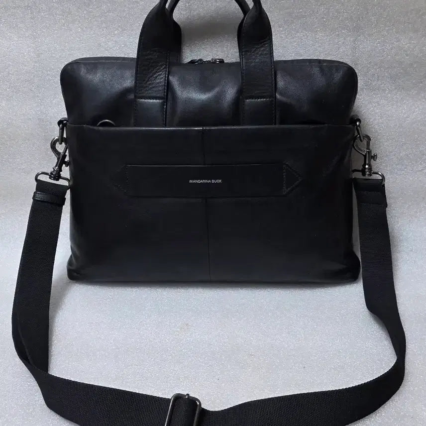 [BUNJANG] Mandarina Duck Duplex 2.0 Genuine Leather Briefcase / 만다리나덕 듀플렉스 2.0 소가죽 브리프케이스 노트북수납 크로스백