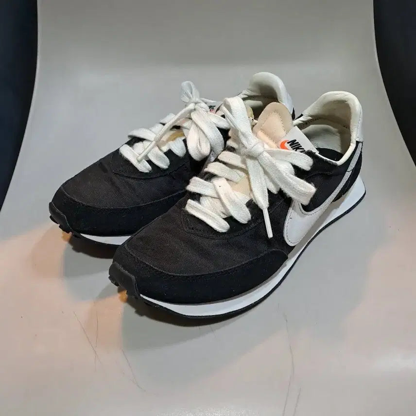 [BUNJANG] Nike Waffle Trainer 2 Black/White Sneakers 230mm / 나이키 와플 트레이너 2 블랙/ 화이트 운동화 230mm