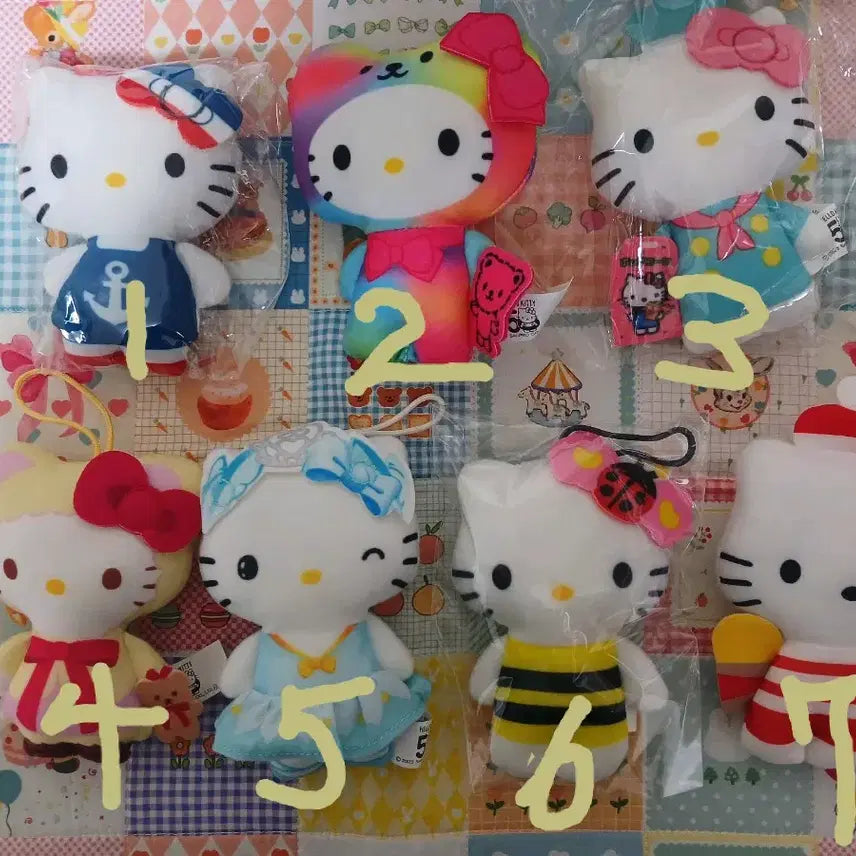 [BUNJANG] Hello Kitty 50th Anniversary Happy Meal Plush / 키티 50주년 해피밀 인형 키링