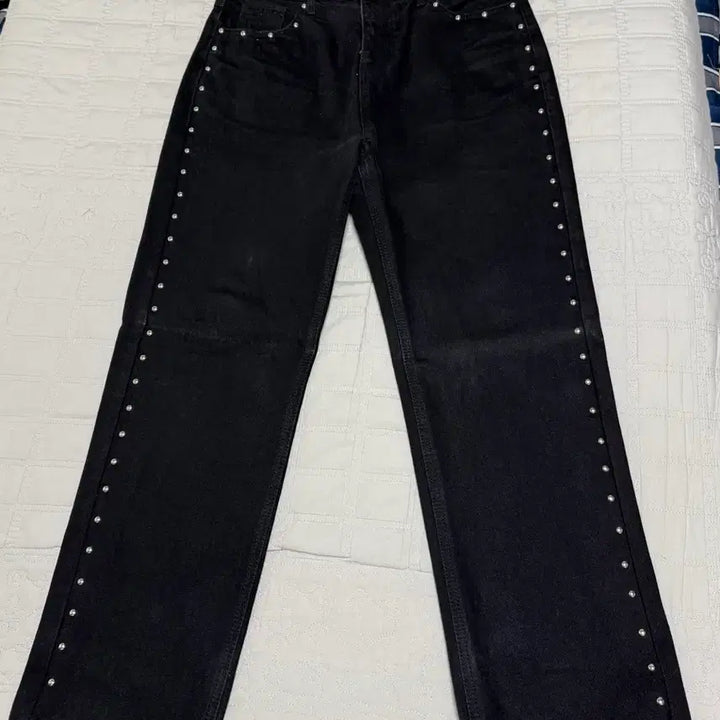 [BUNJANG] Extraordinary Studded Denim Pants / 엑스트라오디너리 스터드 데님팬츠