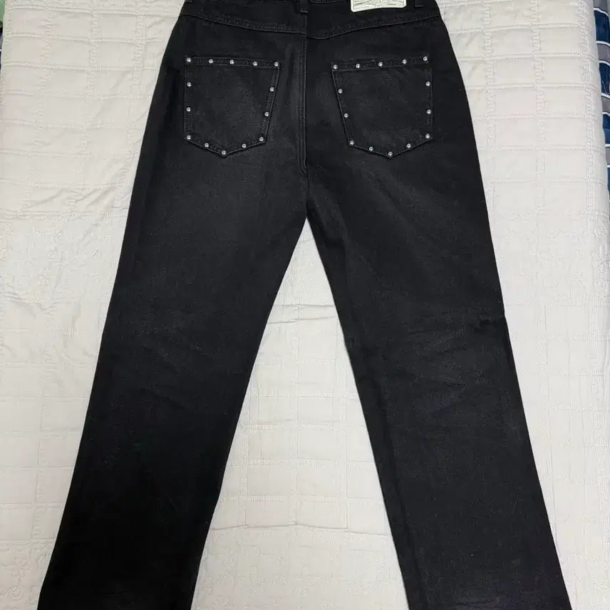 [BUNJANG] Extraordinary Studded Denim Pants / 엑스트라오디너리 스터드 데님팬츠