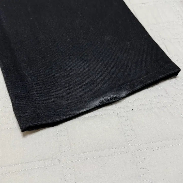 [BUNJANG] Extraordinary Studded Denim Pants / 엑스트라오디너리 스터드 데님팬츠