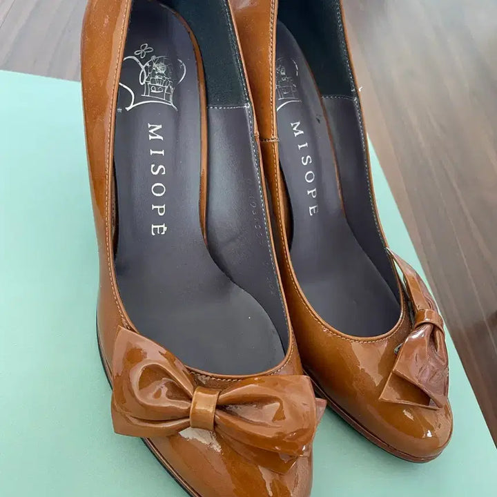[BUNJANG] MISOPE Ribbon Enamel Flat Shoes Brown 240 / 미소페 리본 에나멜 플랫 슈즈 브라운 240