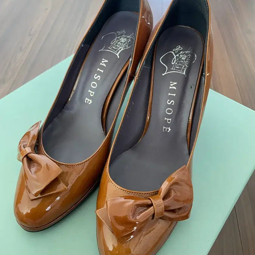 [BUNJANG] MISOPE Ribbon Enamel Flat Shoes Brown 240 / 미소페 리본 에나멜 플랫 슈즈 브라운 240