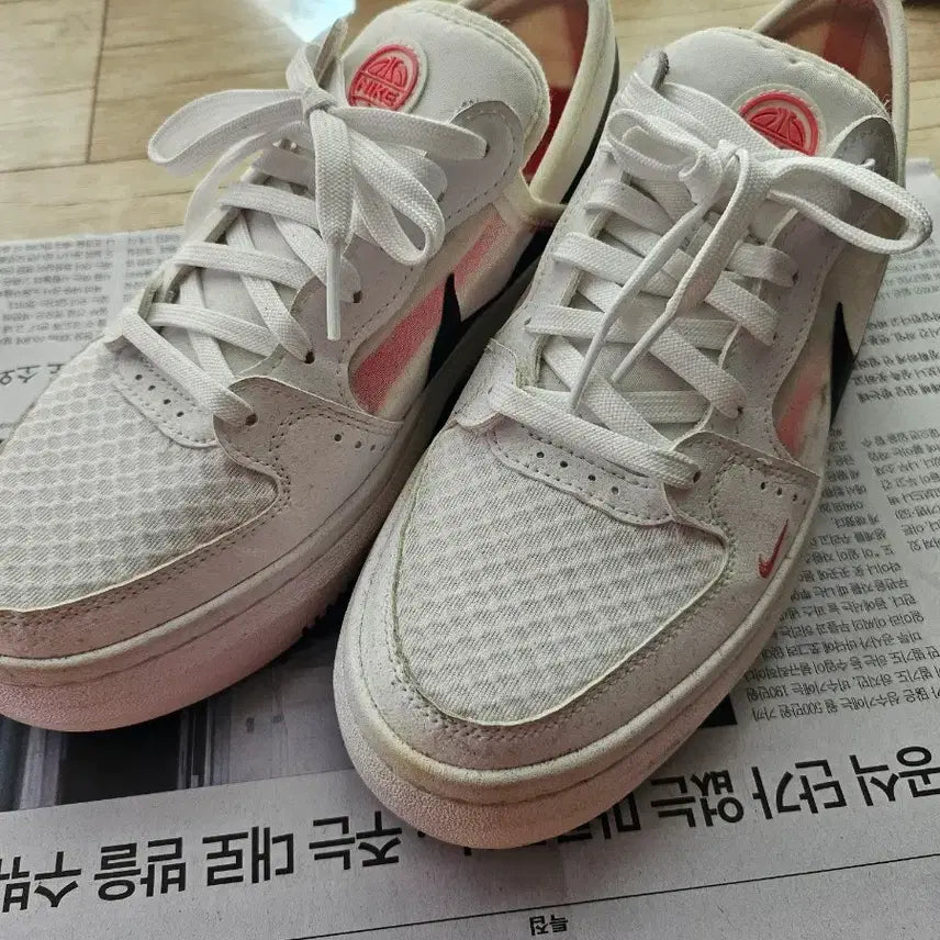 [BUNJANG] Nike Court Vision Alta White Sea Coral Sneakers / 나이키 코트 비전 알타(화이트 씨 코랄 245)