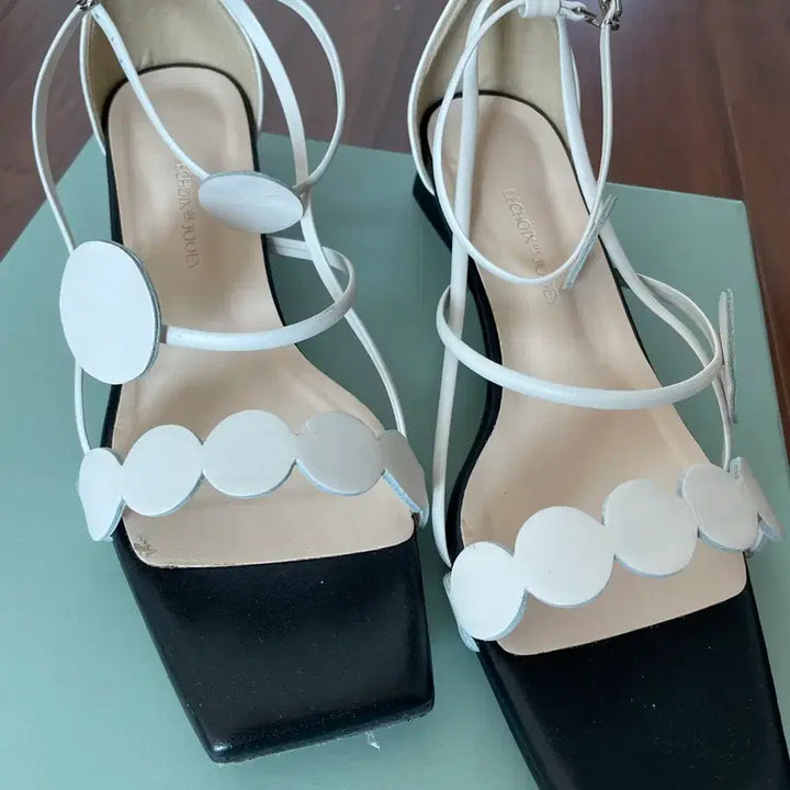 [BUNJANG] Le Choid'e Juye Dot Sandals / 드주이 르슈아드주이 도트샌들 38 (245-250)