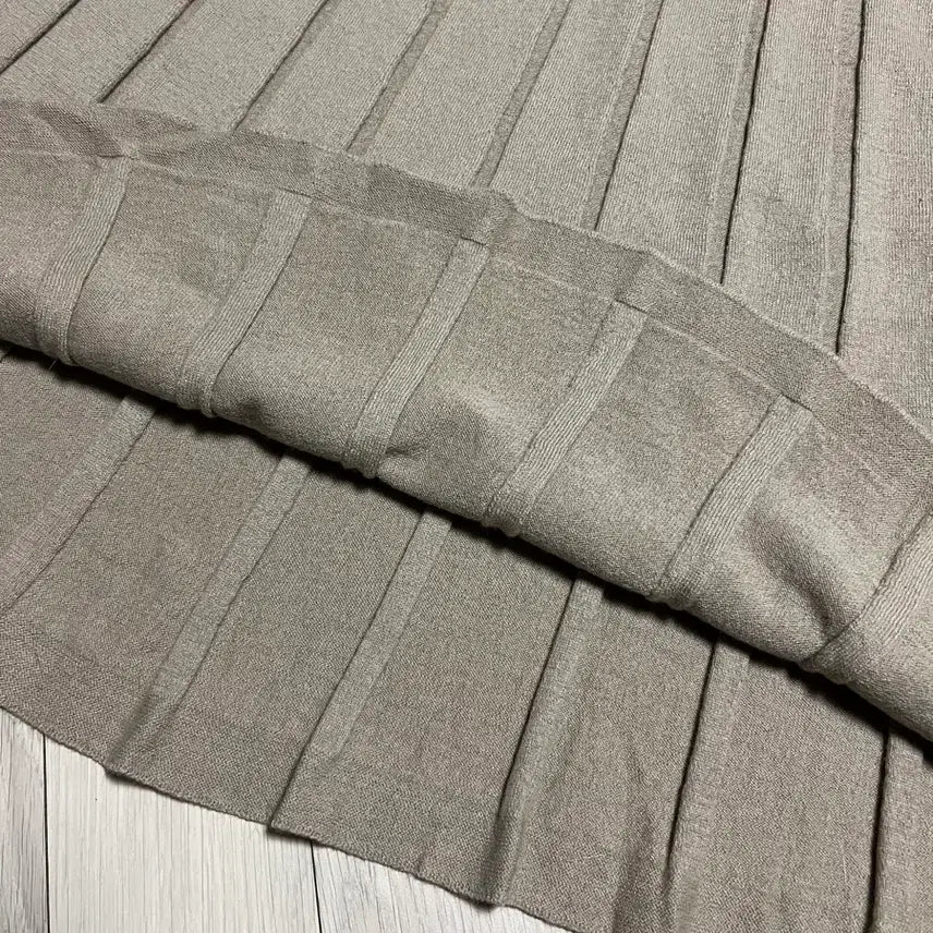[BUNJANG] BOWEN Wool 100% Pleated Knit Skirt / 보웬 BOWEN 울100% 니트 플리츠 스커트 롱치마 플레어 밴딩 베이지