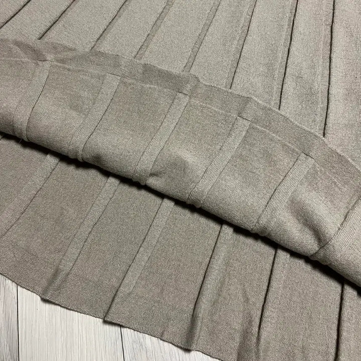 [BUNJANG] BOWEN Wool 100% Pleated Knit Skirt / 보웬 BOWEN 울100% 니트 플리츠 스커트 롱치마 플레어 밴딩 베이지