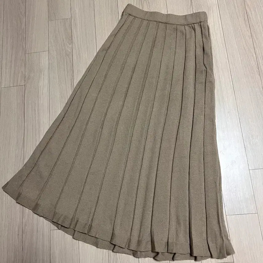 [BUNJANG] BOWEN Wool 100% Pleated Knit Skirt / 보웬 BOWEN 울100% 니트 플리츠 스커트 롱치마 플레어 밴딩 베이지