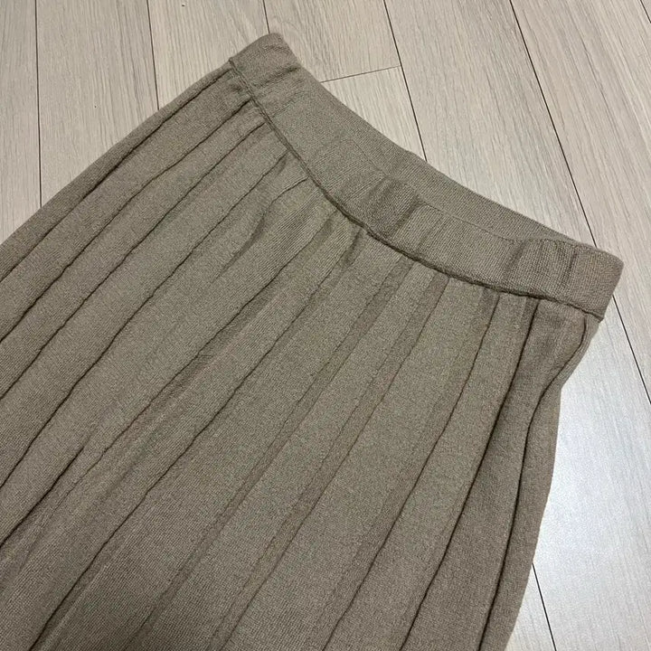 [BUNJANG] BOWEN Wool 100% Pleated Knit Skirt / 보웬 BOWEN 울100% 니트 플리츠 스커트 롱치마 플레어 밴딩 베이지