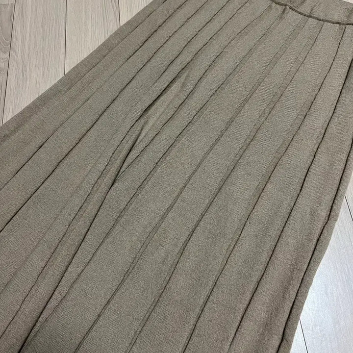 [BUNJANG] BOWEN Wool 100% Pleated Knit Skirt / 보웬 BOWEN 울100% 니트 플리츠 스커트 롱치마 플레어 밴딩 베이지