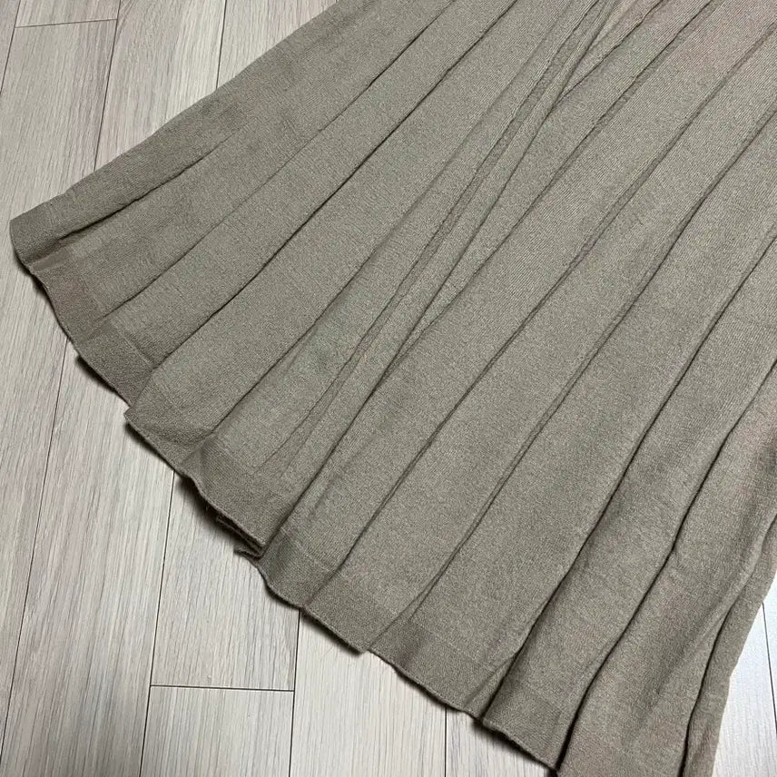 [BUNJANG] BOWEN Wool 100% Pleated Knit Skirt / 보웬 BOWEN 울100% 니트 플리츠 스커트 롱치마 플레어 밴딩 베이지