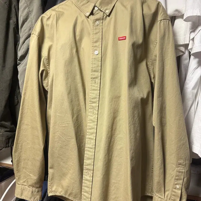 [BUNJANG] Supreme Small Box Logo Shirt Light Tan 24FW / M) 슈프림 스몰 박스 로고 셔츠 라이트 탄 24FW