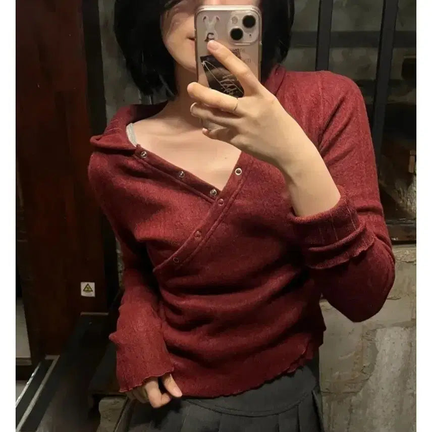 [BUNJANG] Unbalanced Snap Button Wrap Crop Knit Top / 언발 스냅 버튼 랩 후드 크롭 니트 버건디 네고 가능