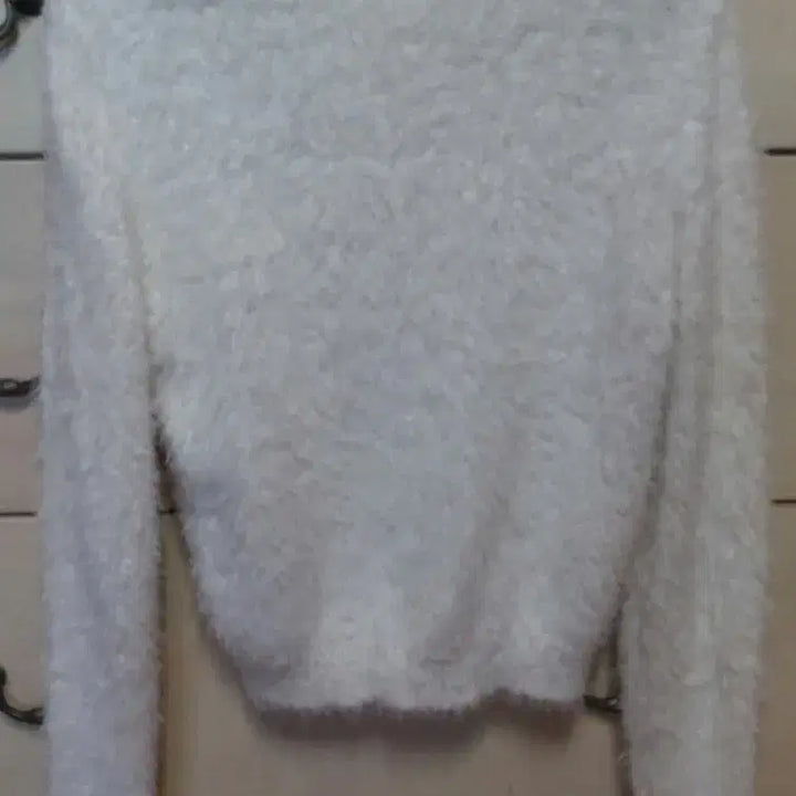 [BUNJANG] H&M White Fur Knit Top / H&M 화이트 퍼 니트 탑