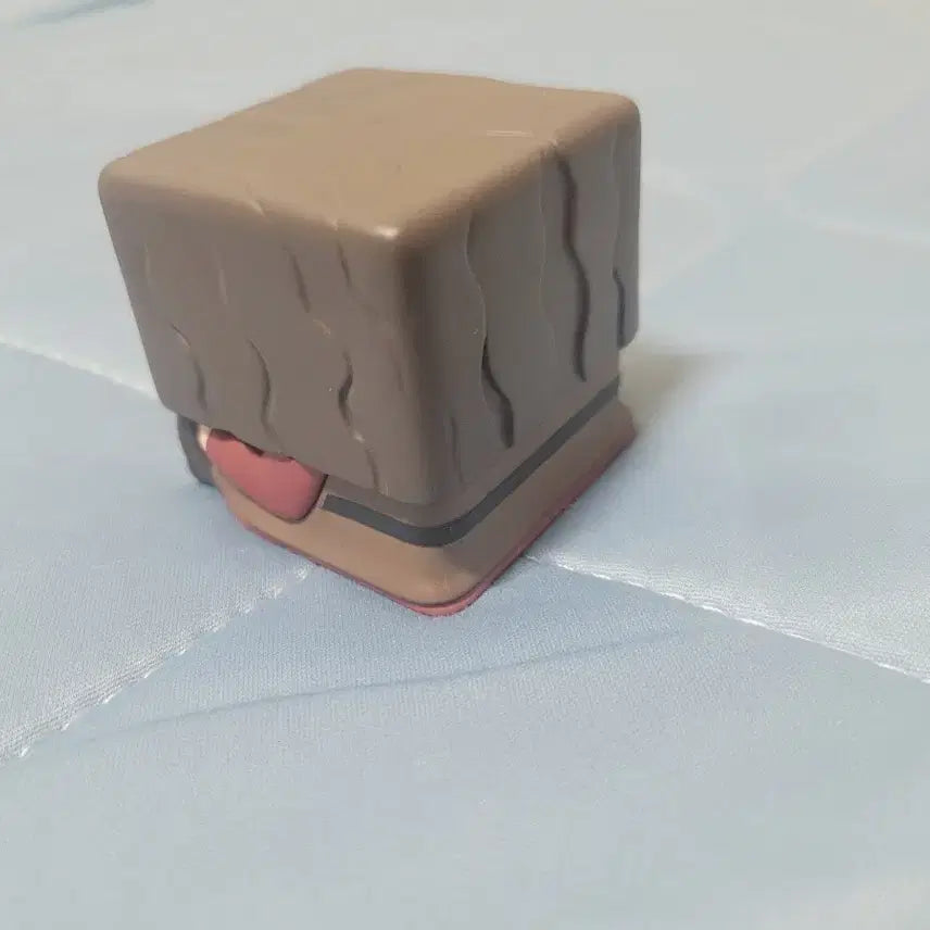 [BUNJANG] Popmart Pop Cube Season 2 Hagrid Figure / 팝마트 팝큐브 2시즌 해리포터 해그리드 피규어 킨더조이 피규어