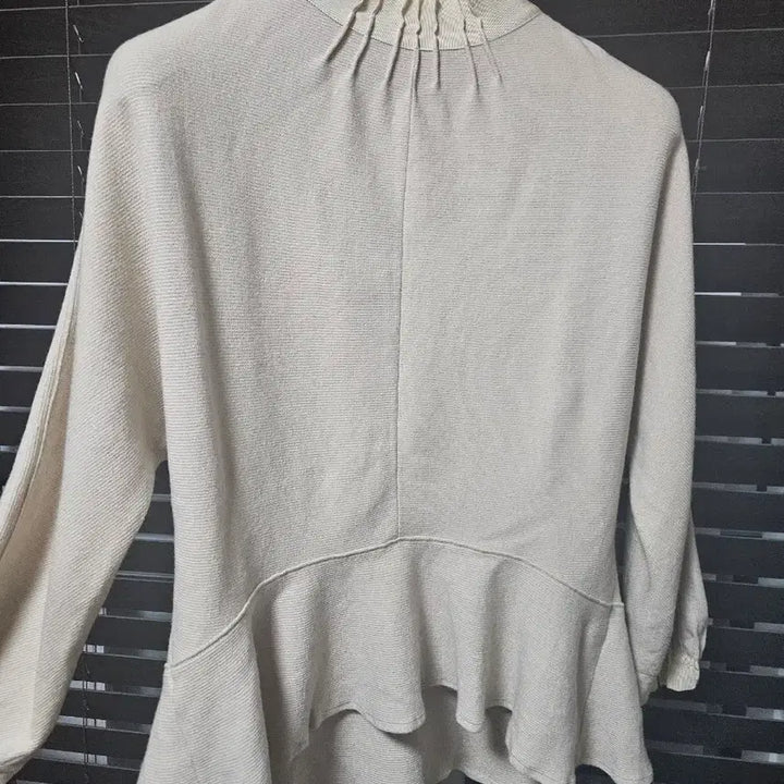 [BUNJANG] Time Ivory Frill Blouse / 타임 아이보리 프릴 블라우스