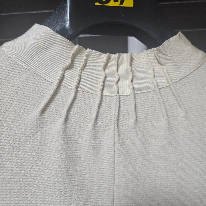 [BUNJANG] Time Ivory Frill Blouse / 타임 아이보리 프릴 블라우스