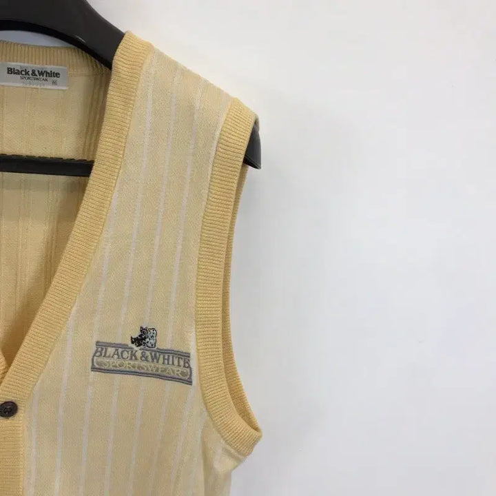 [BUNJANG] Black and White Knit Vest Cardigan [M] / 블랙엔화이트 니트 조끼가디건 [M]