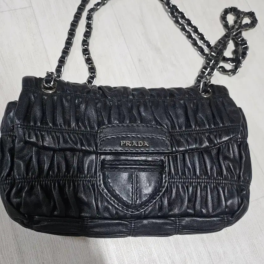 [BUNJANG] Prada Gaufre Chain Shoulder Bag / 프라다 고프레  체인 숄더백