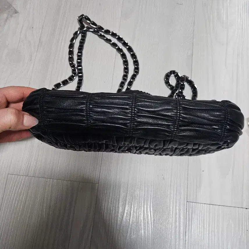 [BUNJANG] Prada Gaufre Chain Shoulder Bag / 프라다 고프레  체인 숄더백