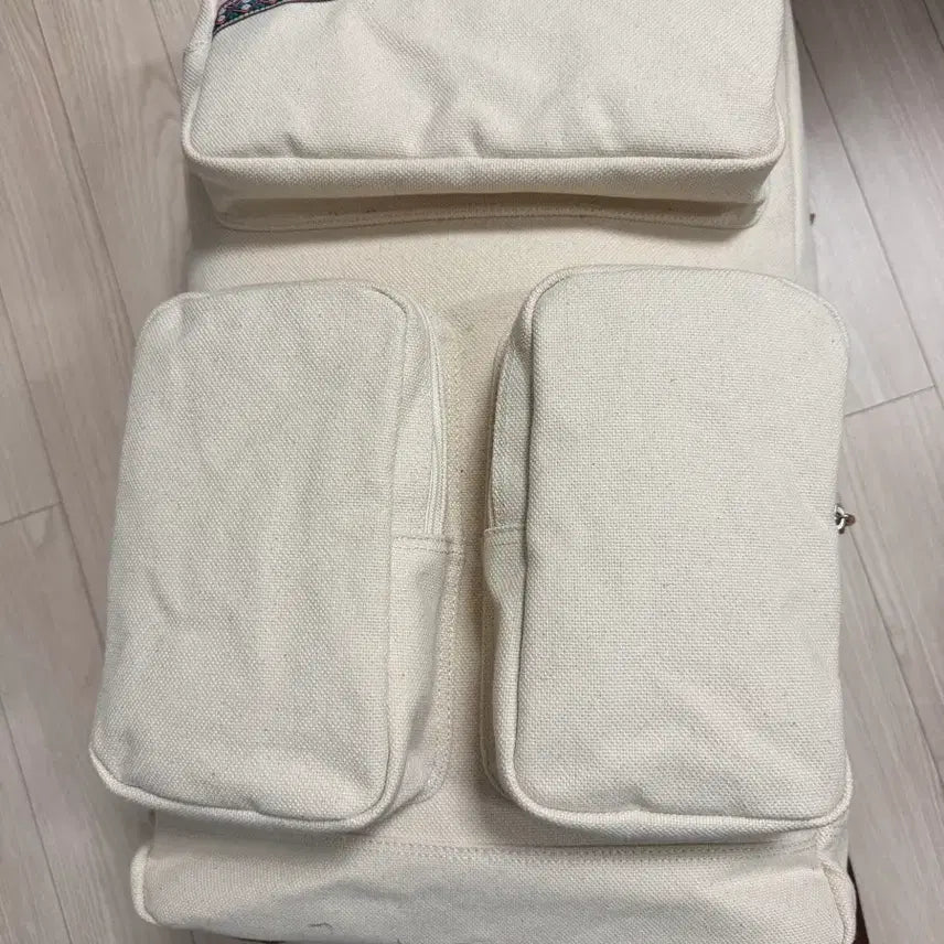 [BUNJANG] Yeolagi-deul Ivory Travel Backpack / 여락이들 여행용 백팩