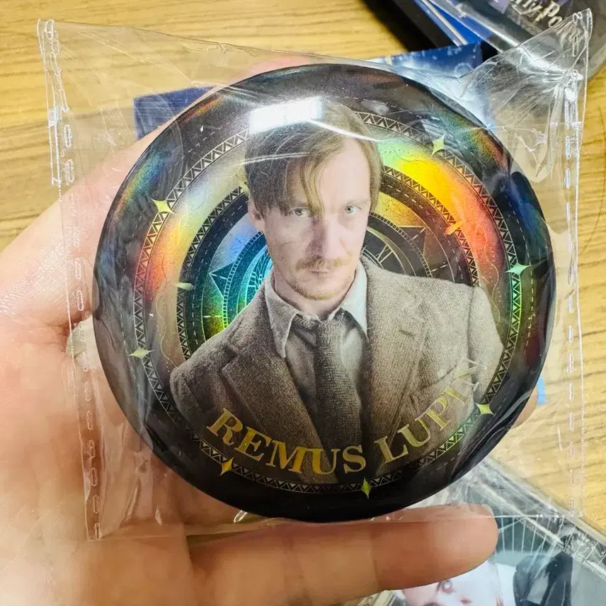 [BUNJANG] Harry Potter Professor Lupin Can Badge Hologram / 해리포터 루핀교수 캔뱃지 홀로그램