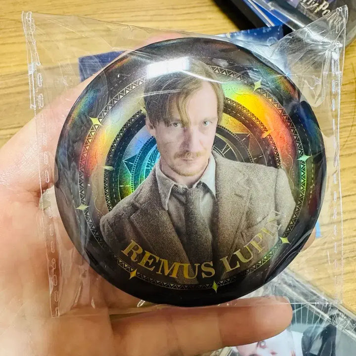 [BUNJANG] Harry Potter Professor Lupin Can Badge Hologram / 해리포터 루핀교수 캔뱃지 홀로그램