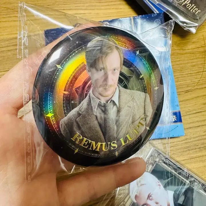 [BUNJANG] Harry Potter Professor Lupin Can Badge Hologram / 해리포터 루핀교수 캔뱃지 홀로그램