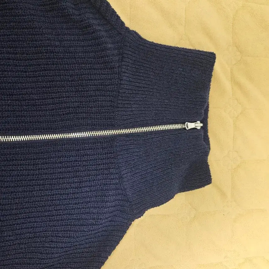 [BUNJANG] TNGT Navy Semi-Oversized Knit Zip-Up / 티엔지티 tngt 네이비 세미오버 니트 집업