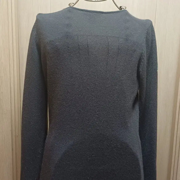 [BUNJANG] MaxMara Weekend Floral Embroidered V-Neck Knit Sweater / 막스마라 위켄드 꽃자수 브이넥 니트 (S사이즈/차콜)