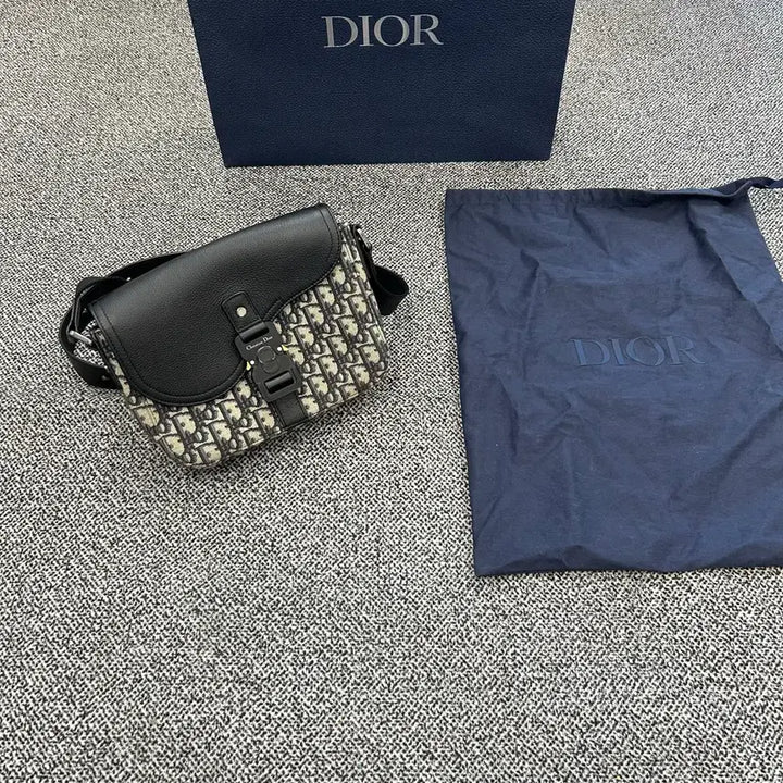 [BUNJANG] Dior Oblique Flap Messenger Bag / {정품} 디올 오블리크 플랩 메신저백
