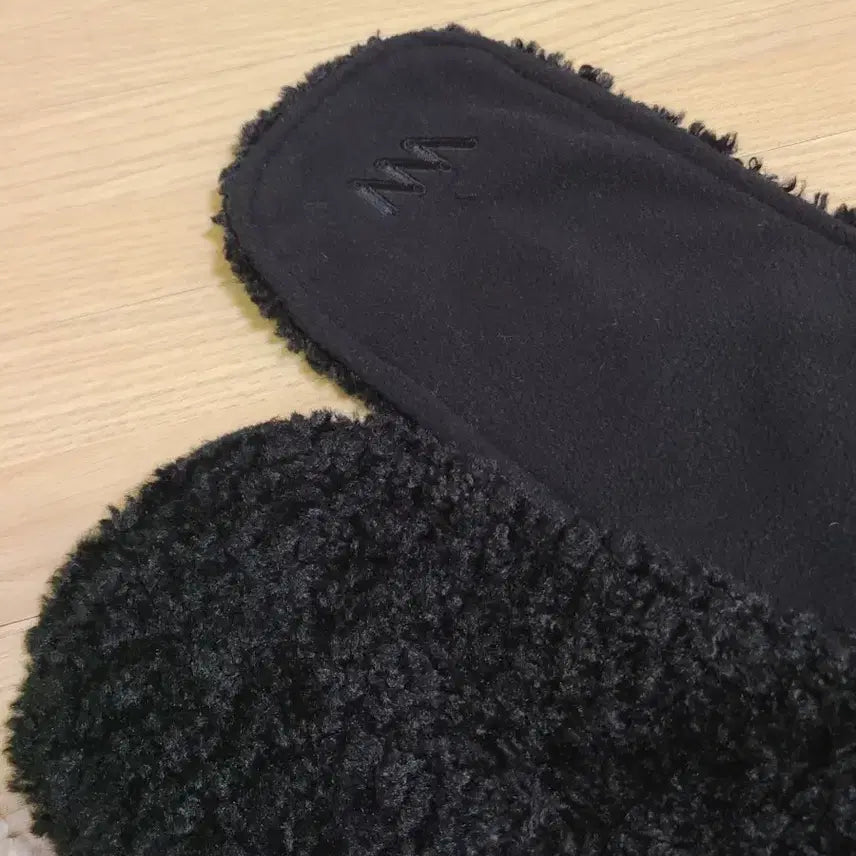 [BUNJANG] WV Project Reversible Fleece Scarf / 더블유브이프로젝트 양털양면목도리 2종