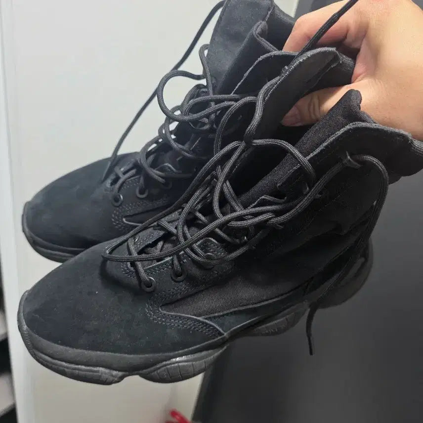 [BUNJANG] Yeezy 500 High Tactical Boots 285 / 이지 500 하이 택티컬 부츠 285