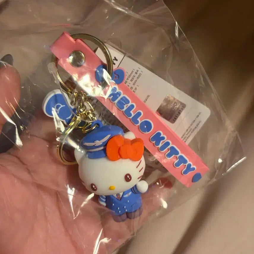 [BUNJANG] Jeju Air Captain Hello Kitty Keyring / 제주항공 기장 키티 키링 미개봉