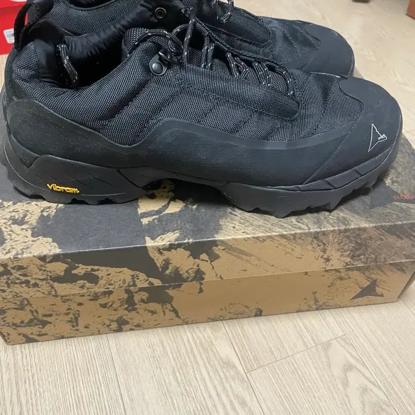 [BUNJANG] Roa Katarina Black Sneakers / 로아 카타리나 270