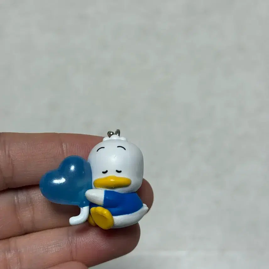 [BUNJANG] Sanrio Blue Heart Balloon Keychain Figure / 산리오 컬러 컬렉션 블루 하트 풍선 페클 키링 가챠 피규어