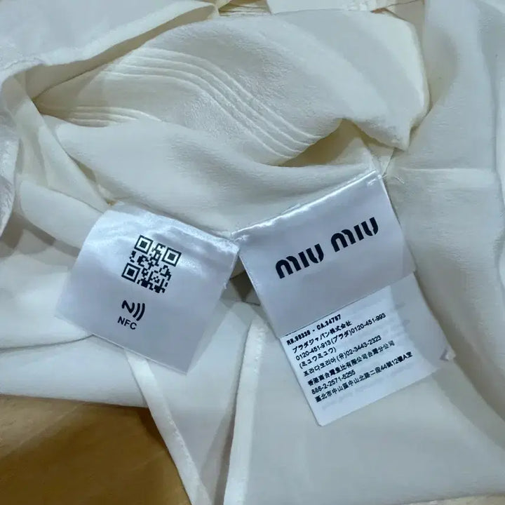 [BUNJANG] Miu Miu Lace Collar Silk Blouse / 미우미우 카라 레이스 실크 블라우스