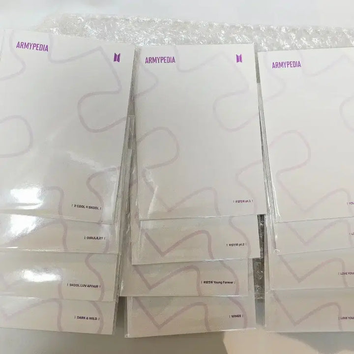 [BUNJANG] BTS ARMYPEDIA Postcard Set / 방탄소년단 아미피디아 엽서 12세트 일괄 BTS ARMYPEDIA