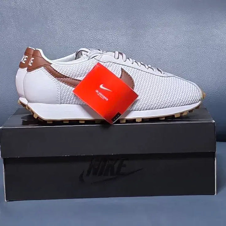 [BUNJANG] Nike Sneakers White Brown / 나이키 운동화 화이트 브라운