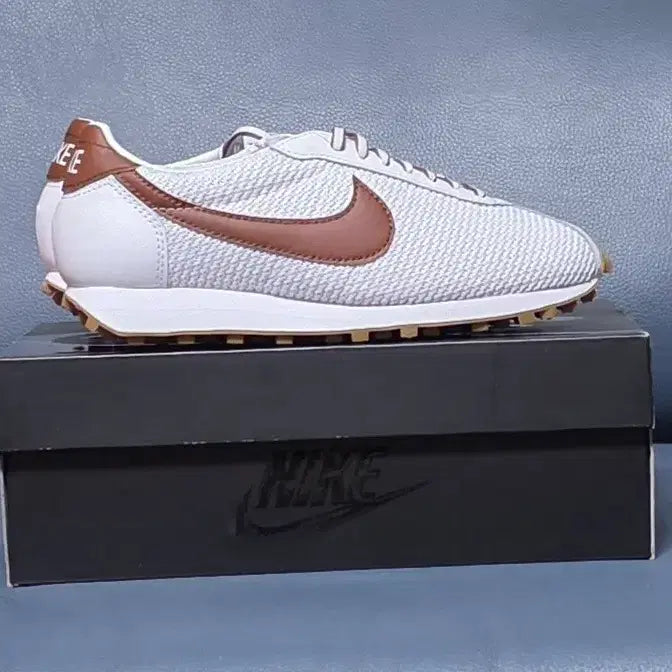[BUNJANG] Nike Sneakers White Brown / 나이키 운동화 화이트 브라운