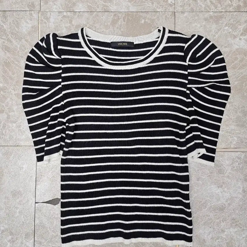 [BUNJANG] VAN AKE Striped Short Sleeve Knit / VAN AKE 스트라이프 반팔 니트