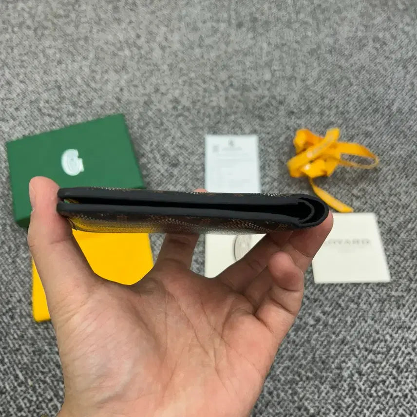 [SOLD OUT] {국내 매장구매} 고야드 빅투와르 반지갑 블랙