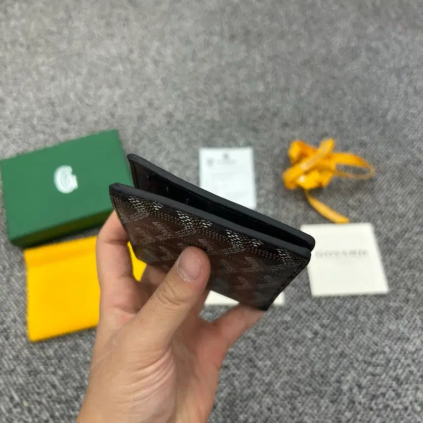 [SOLD OUT] {국내 매장구매} 고야드 빅투와르 반지갑 블랙