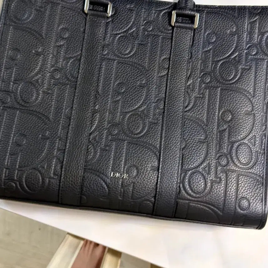 [BUNJANG] Dior Men's Tote Bag (CD Embossed) + Keyring / 디올 남성 토트백 (CD 엠보싱) 브리프케이스